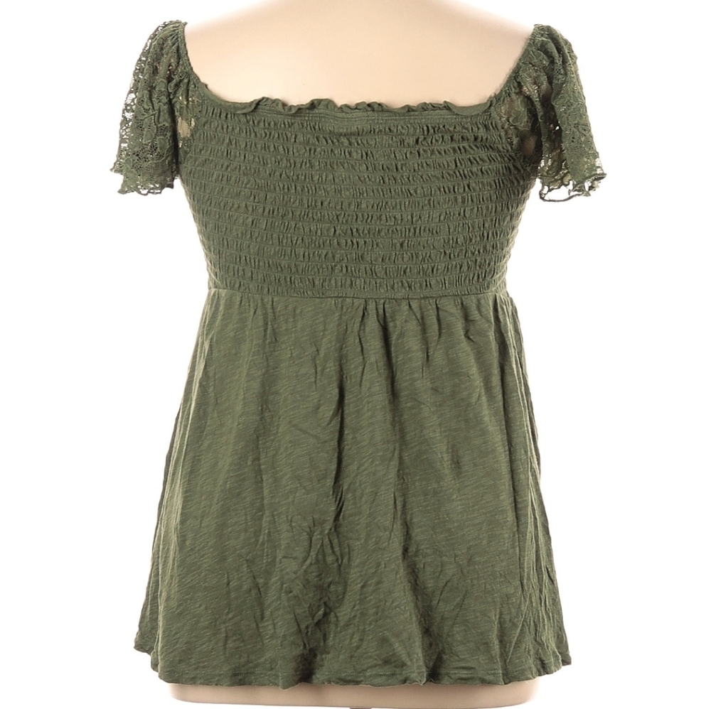 1x Cold-Shoulder Lace Blouse
